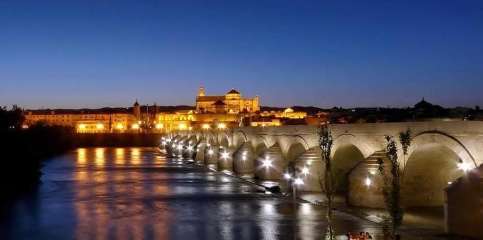 A 20 Metros De La Mezquita Catedral ,apartamentos Turistico Cespedes 5 * Cordova