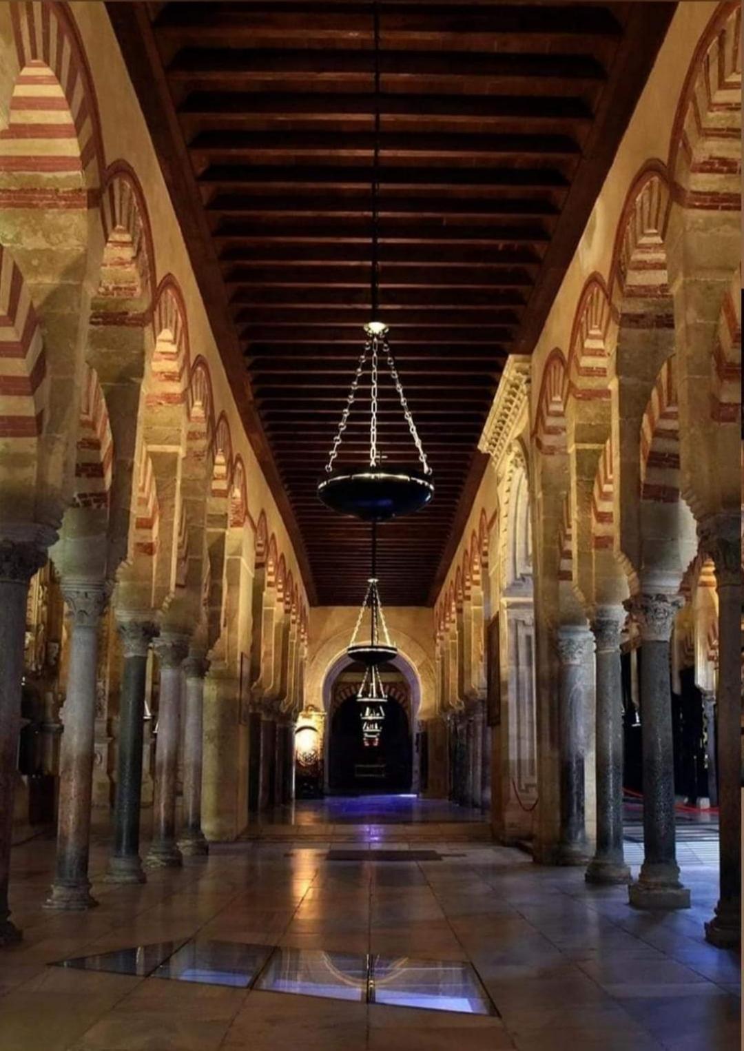 A 20 Metros De La Mezquita Catedral ,apartamentos Turistico Cespedes 5 Cordova
